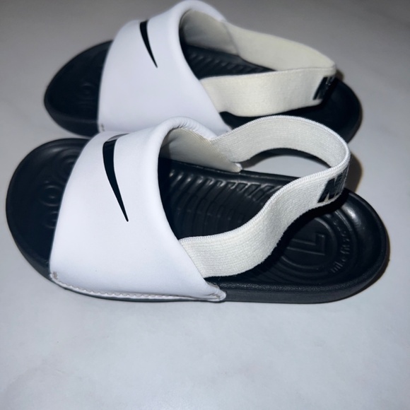 Nike Toddler Flip Flops/Sandals/Shoes/9c/8c - Picture 2 of 9